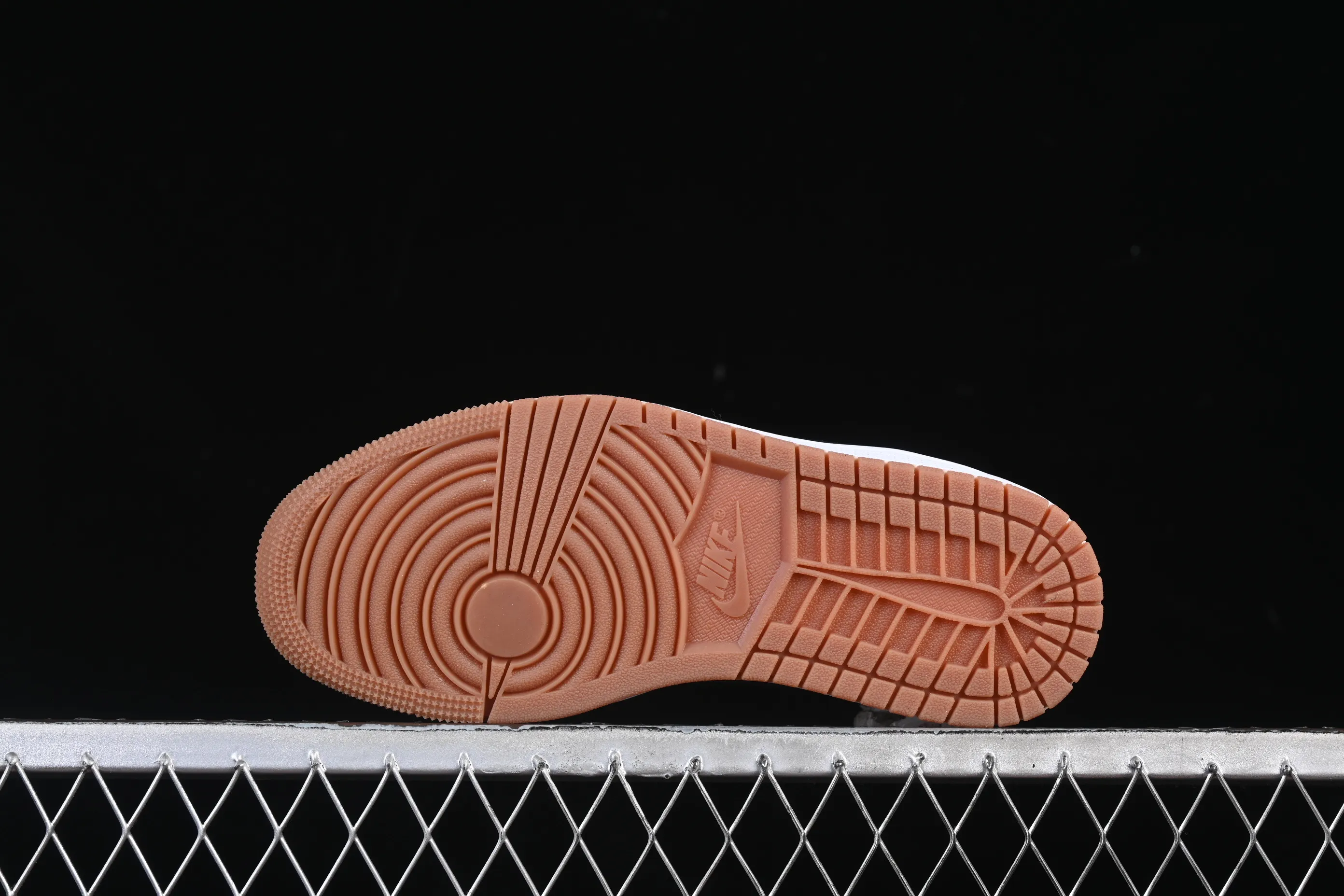 All categories Air Jordan Jordan series basketball shoes Air Jordan 1 Low Travis Scott x Air Jordan 1 Low OG AJ1 Joe 1 undercut low DZ4137-700